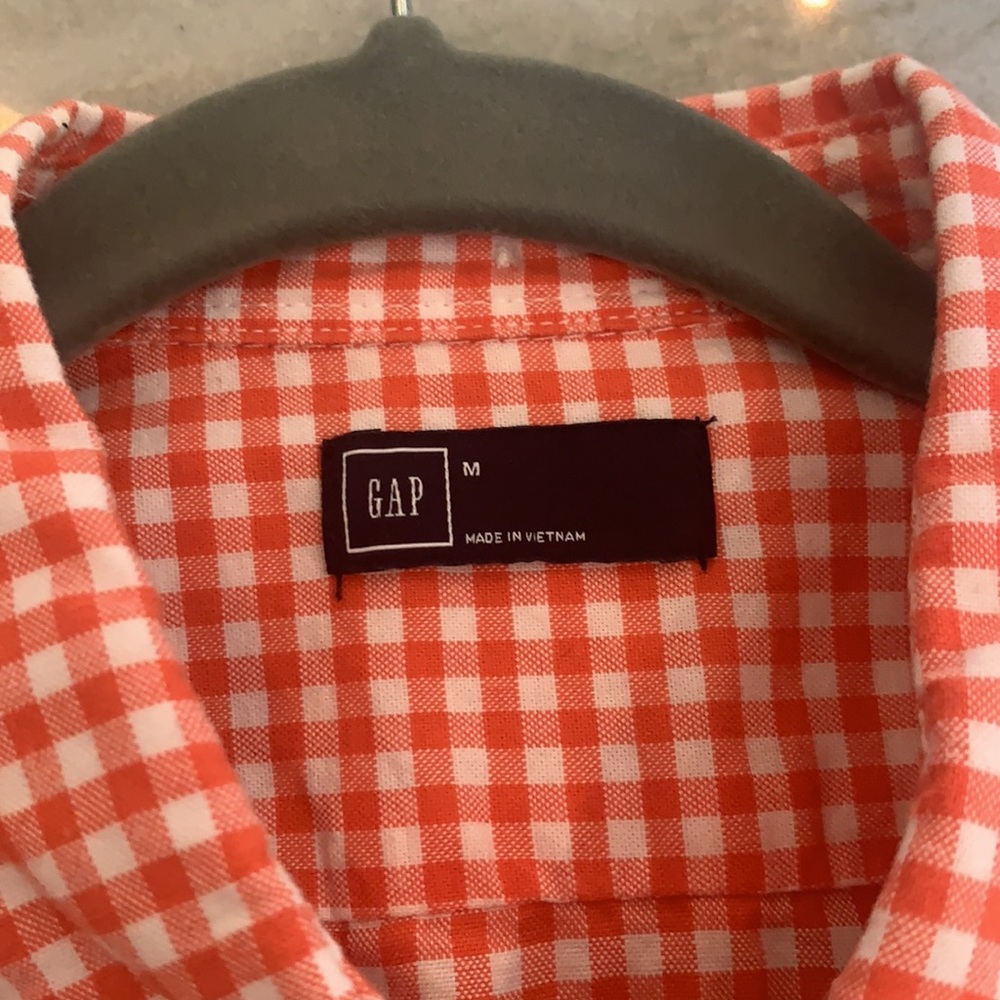 Gap orange gingham button down shirt - Picture 2 of 3